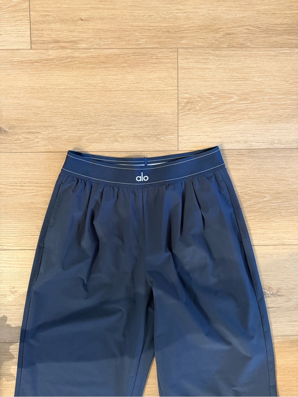 ALO YOGA | medium | Suit Up Trouser - Navy - Picture 3 of 8